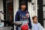 Amsterdam 27 augustus 2018
Georgina Verbaan met dochter boodschappen aan het doen.