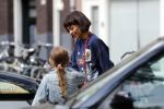 Amsterdam 27 augustus 2018
Georgina Verbaan met dochter boodschappen aan het doen.