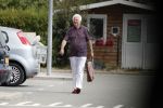 Mijnsherenland 1 augustus 2018
Gerard Cox bij zijn huis en tijdens het boodschappen doen.