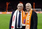 Amsterdam 6 mei 2018
Nederland-Peru 2-1 . Afscheidswedstrijd Wesley Sneijder . Zijn vrouw Yolanthe Sneijder Cabau en zoons Jessey en Xess Xava zijn natuurlijk aanwezig. Michael v Praag en Gianni Infantino