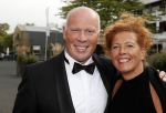 Hilversum 3 september 2018
Telegraaf voetballer van het jaar in studio 21. Jeroen Kraay met zijn vrouw