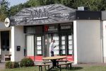 Wernhout 3 augustus 2018
Johan Vlemmix kijkt naar huizen op het park Patersven in Wernhout. Ook Patricia Paay en haar man Robert Hinfelaar hebben er een huis.