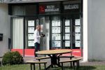 Wernhout 6 augustus 2018
Johan Vlemmix kijkt naar huizen op het park Patersven in Wernhout. Ook Patricia Paay en haar man Robert Hinfelaar hebben er een huis.