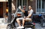 Amsterdam 3 augustus 2018
Leco v Zadelhoff en zijn partner Carlos Alberto 2 keer op 1 dag op hun vespa scooter.