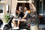 Amsterdam 3 augustus 2018
Leco v Zadelhoff en zijn partner Carlos Alberto 2 keer op 1 dag op hun vespa scooter.