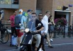 Amsterdam 3 augustus 2018
Leco v Zadelhoff en zijn partner Carlos Alberto 2 keer op 1 dag op hun vespa scooter.