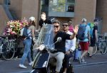 Amsterdam 3 augustus 2018
Leco v Zadelhoff en zijn partner Carlos Alberto 2 keer op 1 dag op hun vespa scooter.