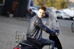 Amsterdam 2 september 2018
Levi v Kempen op zijn scooter.