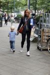 Amsterdam 29 augustus 2018
Lieke v Lexmond met haar zoontje aan het winkelen.