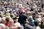 Waspik Waalwijk 26 augustus 2018
Huldiging Maarten v d Weijdenin Waalwijk en met familie bij zijn huis. Zijn vrouw Daisy en kinderen Phileine en Robien waren er natuurlijk bij.