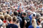 Waspik Waalwijk 26 augustus 2018
Huldiging Maarten v d Weijdenin Waalwijk en met familie bij zijn huis. Zijn vrouw Daisy en kinderen Phileine en Robien waren er natuurlijk bij.