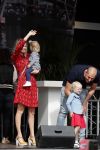 Waspik Waalwijk 26 augustus 2018
Huldiging Maarten v d Weijdenin Waalwijk en met familie bij zijn huis. Zijn vrouw Daisy en kinderen Phileine en Robien waren er natuurlijk bij.