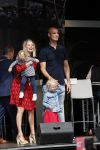 Waspik Waalwijk 26 augustus 2018
Huldiging Maarten v d Weijdenin Waalwijk en met familie bij zijn huis. Zijn vrouw Daisy en kinderen Phileine en Robien waren er natuurlijk bij.