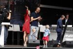 Waspik Waalwijk 26 augustus 2018
Huldiging Maarten v d Weijdenin Waalwijk en met familie bij zijn huis. Zijn vrouw Daisy en kinderen Phileine en Robien waren er natuurlijk bij.