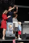 Waspik Waalwijk 26 augustus 2018
Huldiging Maarten v d Weijdenin Waalwijk en met familie bij zijn huis. Zijn vrouw Daisy en kinderen Phileine en Robien waren er natuurlijk bij.
