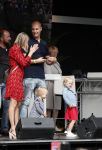Waspik Waalwijk 26 augustus 2018
Huldiging Maarten v d Weijdenin Waalwijk en met familie bij zijn huis. Zijn vrouw Daisy en kinderen Phileine en Robien waren er natuurlijk bij.