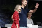 Waspik Waalwijk 26 augustus 2018
Huldiging Maarten v d Weijdenin Waalwijk en met familie bij zijn huis. Zijn vrouw Daisy en kinderen Phileine en Robien waren er natuurlijk bij.