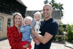 Waspik Waalwijk 26 augustus 2018
Huldiging Maarten v d Weijdenin Waalwijk en met familie bij zijn huis. Zijn vrouw Daisy en kinderen Phileine en Robien waren er natuurlijk bij.