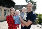 Waspik Waalwijk 26 augustus 2018
Huldiging Maarten v d Weijdenin Waalwijk en met familie bij zijn huis. Zijn vrouw Daisy en kinderen Phileine en Robien waren er natuurlijk bij.