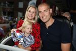 Waspik Waalwijk 26 augustus 2018
Huldiging Maarten v d Weijdenin Waalwijk en met familie bij zijn huis. Zijn vrouw Daisy en kinderen Phileine en Robien waren er natuurlijk bij.