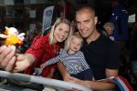 Waspik Waalwijk 26 augustus 2018
Huldiging Maarten v d Weijdenin Waalwijk en met familie bij zijn huis. Zijn vrouw Daisy en kinderen Phileine en Robien waren er natuurlijk bij.