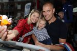 Waspik Waalwijk 26 augustus 2018
Huldiging Maarten v d Weijdenin Waalwijk en met familie bij zijn huis. Zijn vrouw Daisy en kinderen Phileine en Robien waren er natuurlijk bij.