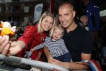 Waspik Waalwijk 26 augustus 2018
Huldiging Maarten v d Weijdenin Waalwijk en met familie bij zijn huis. Zijn vrouw Daisy en kinderen Phileine en Robien waren er natuurlijk bij.