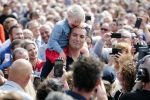 Waspik Waalwijk 26 augustus 2018
Huldiging Maarten v d Weijdenin Waalwijk en met familie bij zijn huis. Zijn vrouw Daisy en kinderen Phileine en Robien waren er natuurlijk bij.