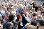 Waspik Waalwijk 26 augustus 2018
Huldiging Maarten v d Weijdenin Waalwijk en met familie bij zijn huis. Zijn vrouw Daisy en kinderen Phileine en Robien waren er natuurlijk bij.