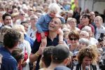 Waspik Waalwijk 26 augustus 2018
Huldiging Maarten v d Weijdenin Waalwijk en met familie bij zijn huis. Zijn vrouw Daisy en kinderen Phileine en Robien waren er natuurlijk bij.