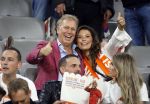 Amsterdam 6 mei 2018
Nederland-Peru 2-1 . Afscheidswedstrijd Wesley Sneijder . Zijn vrouw Yolanthe Sneijder Cabau en zoons Jessey en Xess Xava zijn natuurlijk aanwezig. Marcel Boekhoorn met zijn vriendin Rebecca Cabau.