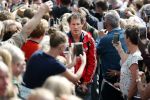Waspik Waalwijk 26 augustus 2018
Huldiging Maarten v d Weijdenin Waalwijk en met familie bij zijn huis. Zijn vrouw Daisy en kinderen Phileine en Robien waren er natuurlijk bij. Marcel Maijer