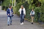 Amsterdam 25 augustus 2018
Martijn Krabbe gaat met zijn zoon achilles en zijn nieuwe vriendin Deborah Wietzes boodschappen doen.