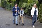 Amsterdam 25 augustus 2018
Martijn Krabbe gaat met zijn zoon achilles en zijn nieuwe vriendin Deborah Wietzes boodschappen doen.