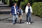 Amsterdam 25 augustus 2018
Martijn Krabbe gaat met zijn zoon achilles en zijn nieuwe vriendin Deborah Wietzes boodschappen doen.