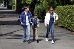Amsterdam 25 augustus 2018
Martijn Krabbe gaat met zijn zoon achilles en zijn nieuwe vriendin Deborah Wietzes boodschappen doen.