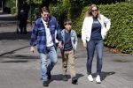 Amsterdam 25 augustus 2018
Martijn Krabbe gaat met zijn zoon achilles en zijn nieuwe vriendin Deborah Wietzes boodschappen doen.