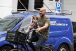 Amsterdam 4 september 2018
Oscar Aerts met zijn zoontje op de fiets.
