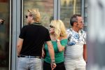 Amsterdam 3 augustus 2018
Patricia Paay en haar man Robert Hinfelaar met vrienden op het leidse plein in Amsterdam.
