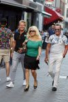 Amsterdam 3 augustus 2018
Patricia Paay en haar man Robert Hinfelaar met vrienden op het leidse plein in Amsterdam.