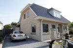 Wernhout 6 augustus 2018
Johan Vlemmix kijkt naar huizen op het park Patersven in Wernhout. Ook Patricia Paay en haar man Robert Hinfelaar hebben er een huis.
