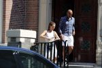 Amsterdam 3 augustus 2018
Quinty Trustfull en haar man Orlando gaan op de scooter naar de notaris.