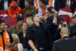 Amsterdam 6 mei 2018
Nederland-Peru 2-1 . Afscheidswedstrijd Wesley Sneijder . Zijn vrouw Yolanthe Sneijder Cabau en zoons Jessey en Xess Xava zijn natuurlijk aanwezig. Rico Verhoeven met zijn vrouw