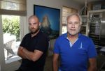 Leiderdorp 3 augustus 2018
Dick Wieriks (zwart shirt) en Rob Rijsbergen thuis . Patricia Paay heeft een tijdje bij ze gewoond.