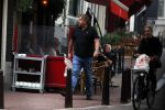 Amsterdam 29 augustus 2018
Robert jensen doet boodschappen.