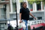 Amsterdam 29 augustus 2018
Robert jensen doet boodschappen.