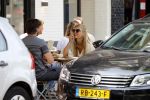 Amsterdam 19 juli 2018
Rick Brandsteder met zijn vriendin Roosje Kuizenga op terras.