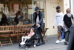 Amsterdam 9 september 2018
Sunnery James met zijn kinderen en een vriend op straat.