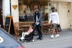 Amsterdam 9 september 2018
Sunnery James met zijn kinderen en een vriend op straat.