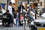 Amsterdam 9 september 2018
Sunnery James met zijn kinderen en een vriend op straat.